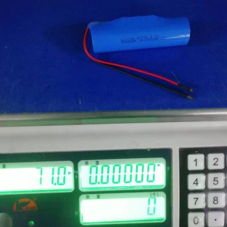 3.7V 5000mAh 21700 Paket Dengan PCB Dan Led 20 AWG Untuk Perangkat Elektronik